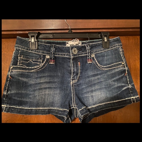 Trademark H denim shorts - Picture 1 of 3